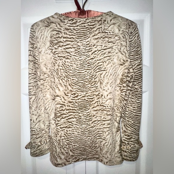 Burberry Pale Taupe Astrakhan Print Long-sleeve Brand tag missing. Size SM. EUC - Picture 2 of 16